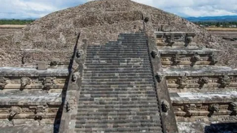 “谢菲尔德星期三逆袭巴恩斯利，末段时刻绝杀成功回归英冠！”